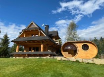 Sauna Panorama dach pokryty gontem  kolor – grafitowy, kolor sauny  db jasny  ( Klient indywidualny )